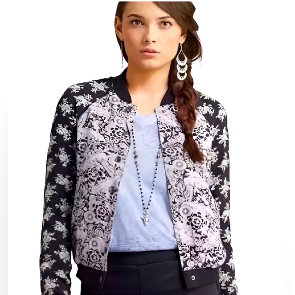 Free People Jackets & Blazers - 🌺Free People Mixed Media Floral Print Bomber Jacket🌸🌺